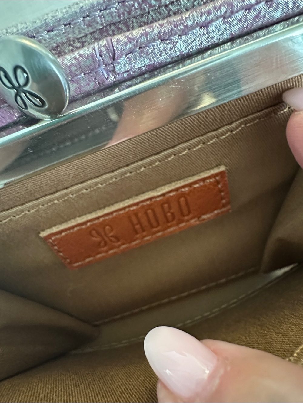 Metal-Frame Wallet in Shimmery Lilac - Picture 4 of 4
